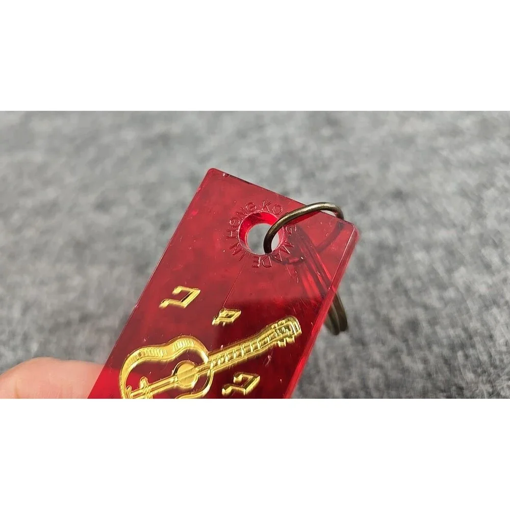 Keychain Memphis Tennessee Souvenir Red Long Plastic Tourist Gift vtg